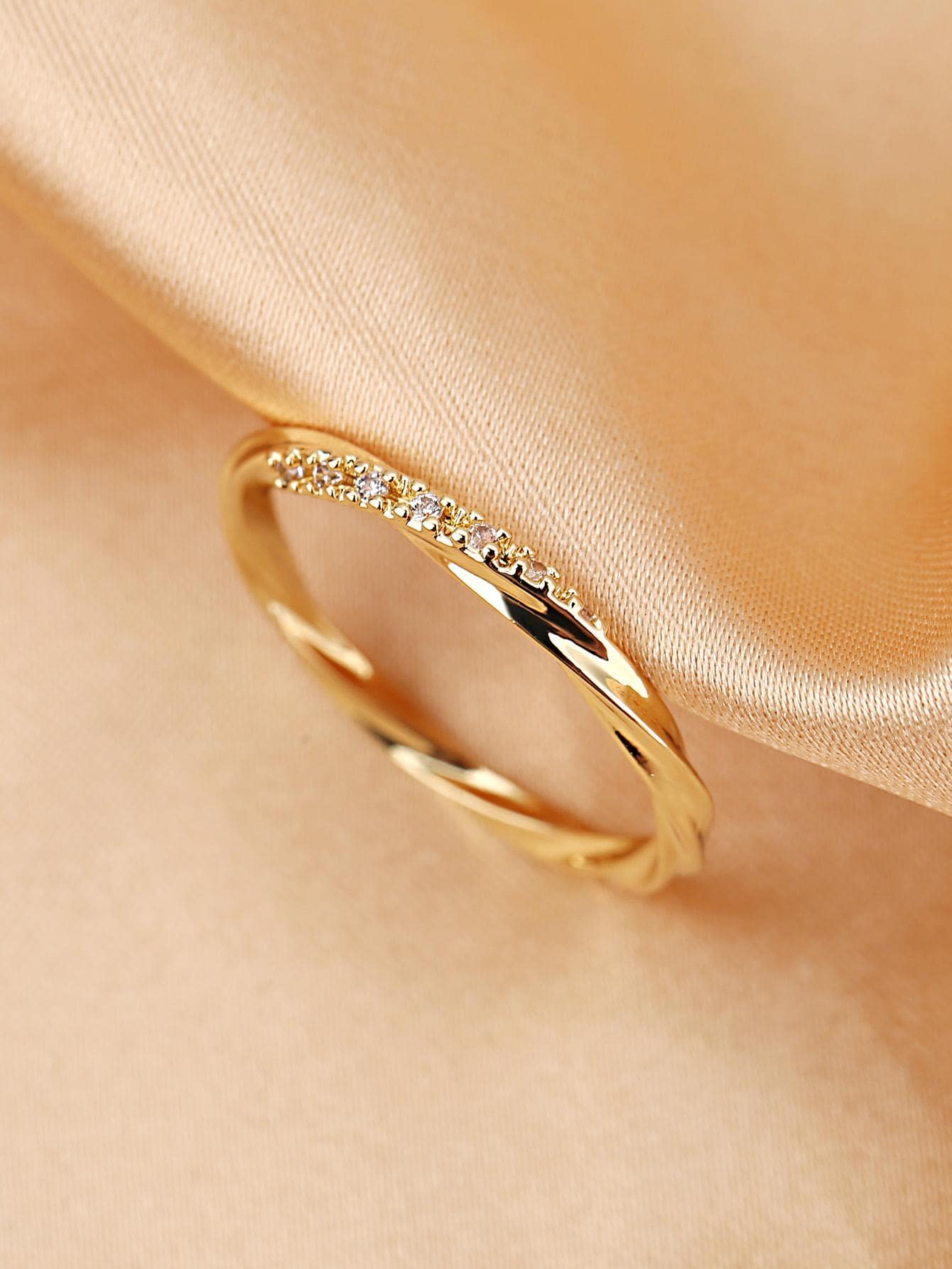 Anel Infinity Twist Luxo