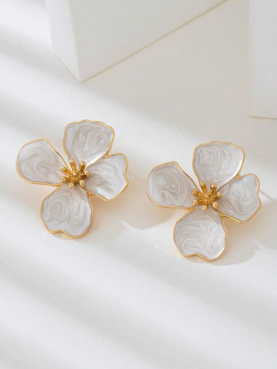 Brincos Flor Assimétrica Luxo Escultural